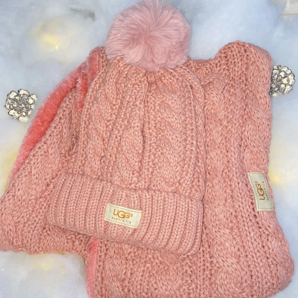 UGG hat and scarf set ***NEW***
